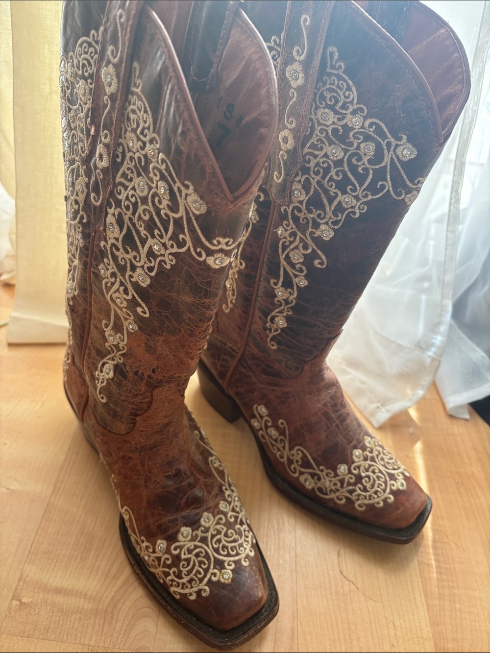 Brown Embroidered Western Cowboy Boots